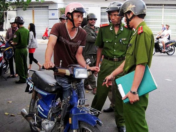 Cong an phuong co duoc xu ly vi pham giao thong? hinh anh