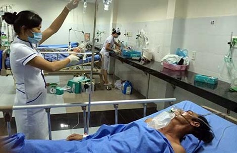 Cuu em gap phai khi doc, anh trai thiet mang hinh anh