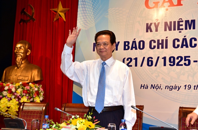 Thủ tướng Chính phủ Nguyễn Tấn Dũng phát biểu chỉ đạo tại cuộc gặp mặt nhân kỷ niệm 90 năm ngày báo chí cách mạng Việt Nam diễn ra ngày 19/6/2015 tại trụ sở Bộ TT&TT.