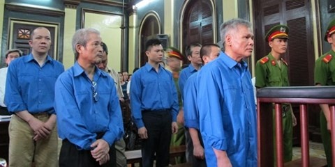 Bo tu hinh doi voi toi tham nhung - bat cong voi dan ngheo? hinh anh