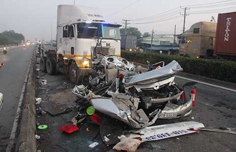 Toi nay, tong kiem tra ‘hung than container’ chay dem hinh anh