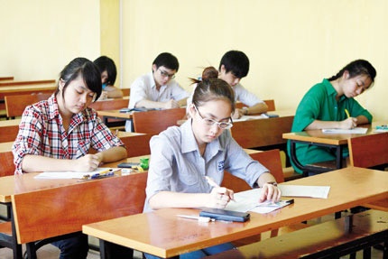 3 thi sinh tu nan truoc ngay thi hinh anh