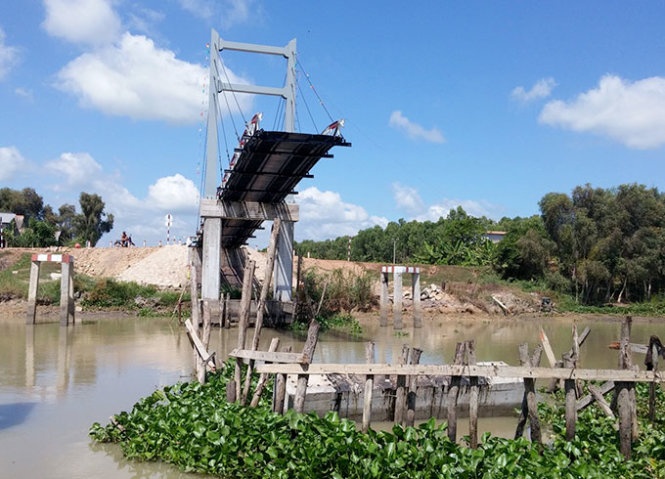 Vu cau moi khanh thanh da sap: Nua cau con lai van 'xai tot' hinh anh