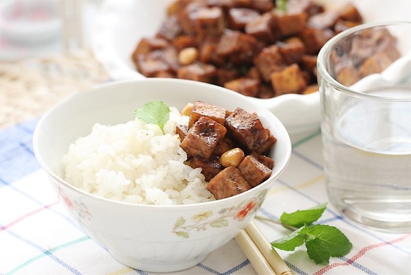 Tinh them 2 bat com, nha hang bi phat 20 trieu dong hinh anh