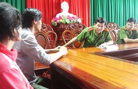 Dan to bi cong an bat tai hinh anh