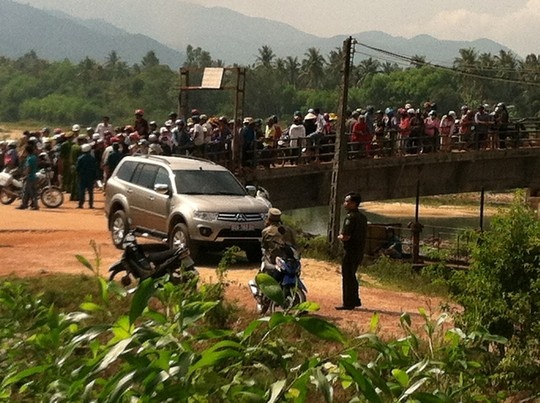 Bi thu huyen uy Hoai Nhon chet trong oto hinh anh