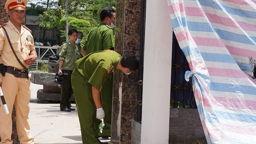 6 nguoi trong biet thu bi sat hai vao rang sang hinh anh