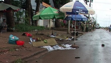 Xe khach bo tron sau khi gay tai nan lam 3 nguoi chet hinh anh