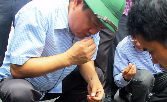 Bo truong Dinh La Thang kiem tra doan duong nghi bi pha hoai hinh anh