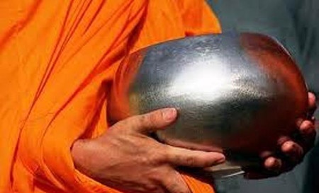 Nha su chet de lai thu tuyet menh hinh anh