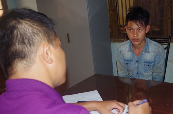 Chướng Quán Dậu tại cơ quan công an.