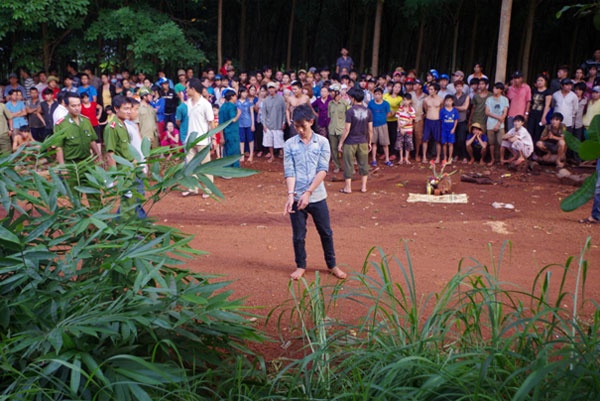 Nghi can sat hai mot phu nu o Binh Phuoc ra dau thu hinh anh