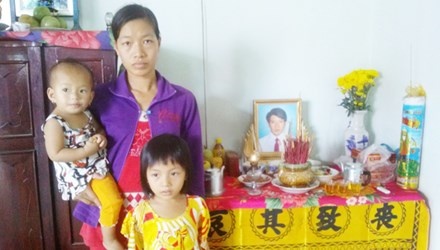 Chan doan sai dan den chet nguoi, 2 bac si bi... khien trach hinh anh