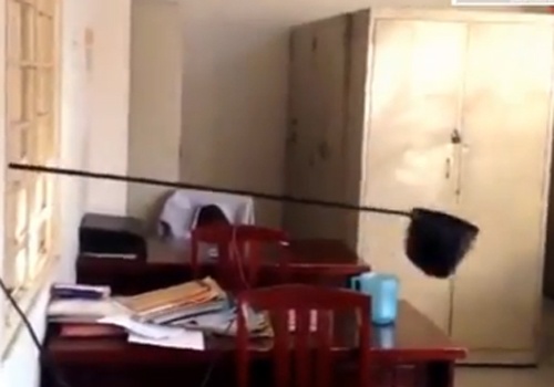 Clip dung vot trom dien thoai trong tich tac hinh anh