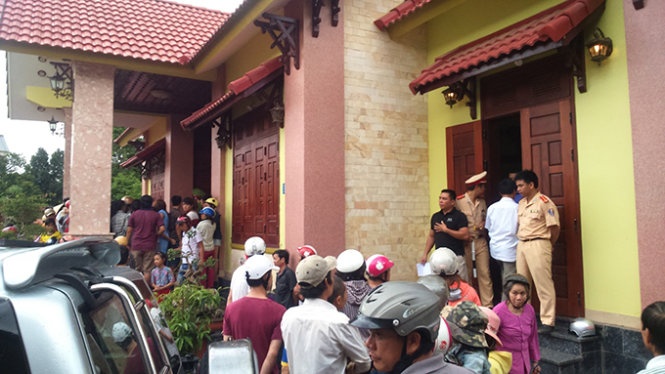 Xac dinh 2 nghi pham xong vao nha dam chet 2 nguoi hinh anh