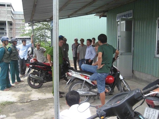 Benh vien San - Nhi Soc Trang bi 'bao vay' vi thieu no hinh anh