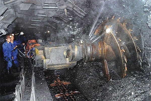 Lu bun o Quang Ninh: TKV la 'nan nhan' hay 'thu pham'? hinh anh