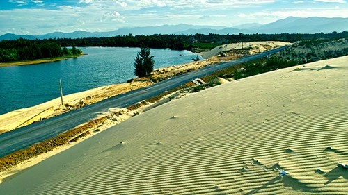 Tinh ngheo xay 10 san golf de dot pha hinh anh