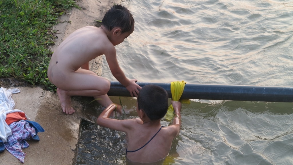 ​Tam muong sau buoi tuu truong, hai hoc sinh chet duoi hinh anh