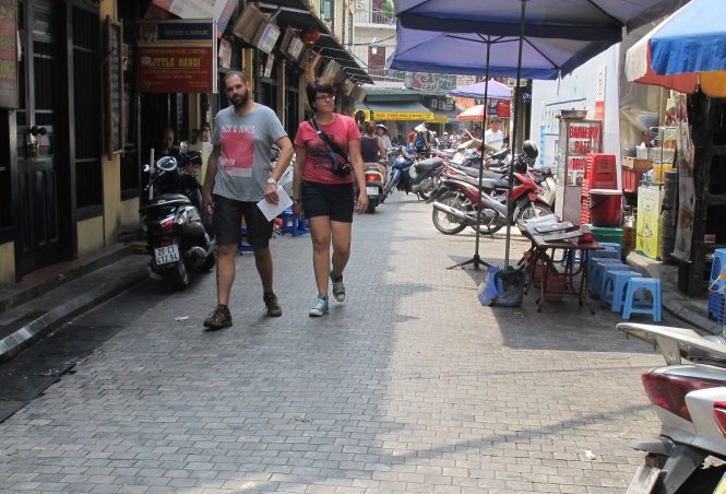 Lat da duong pho co Ha Noi: Khong on hinh anh