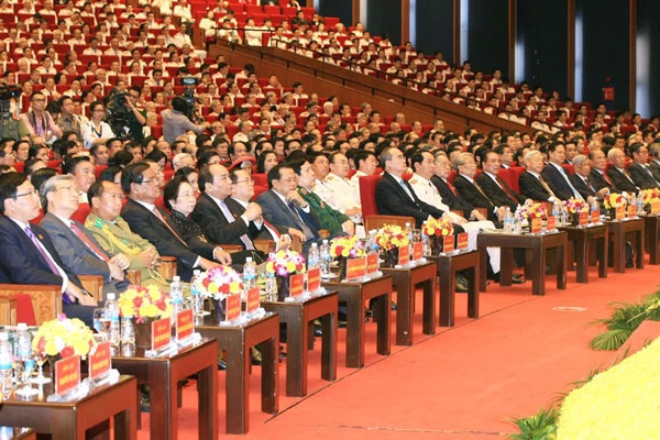 Chủ tịch nước Trương Tấn Sang trao Huân chương Sao Vàng (lần thứ tư) ghi nhận những thành tích xuất sắc của lực lượng CAND.