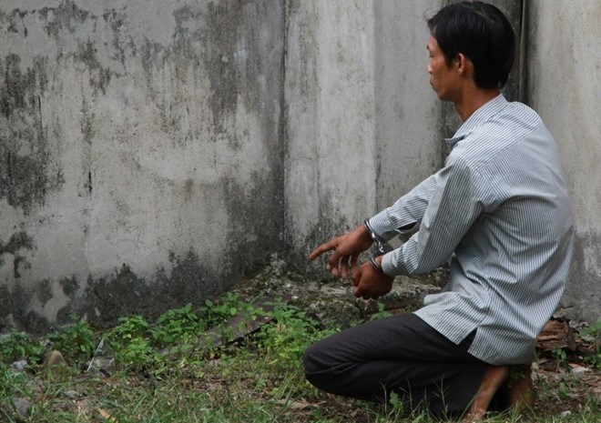 Video nghi pham dung ma tau chem chet tinh nhan cua vo giua dem ra dau thu hinh anh