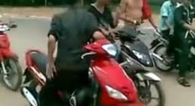 Mau thuan tren Facebook, danh chet nguoi roi vut xac hinh anh