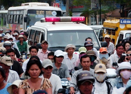 Xe cuu thuong muon lam gi cung duoc? hinh anh