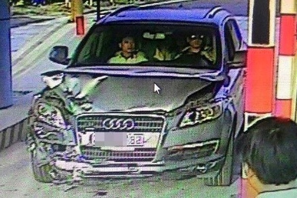 Truy tim xe Audi nghi dam chet nguoi roi bo tron hinh anh