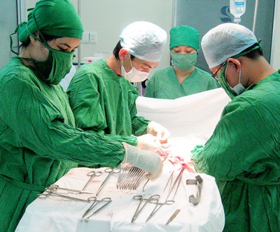 Mat ca hai tay do may ep ton hinh anh