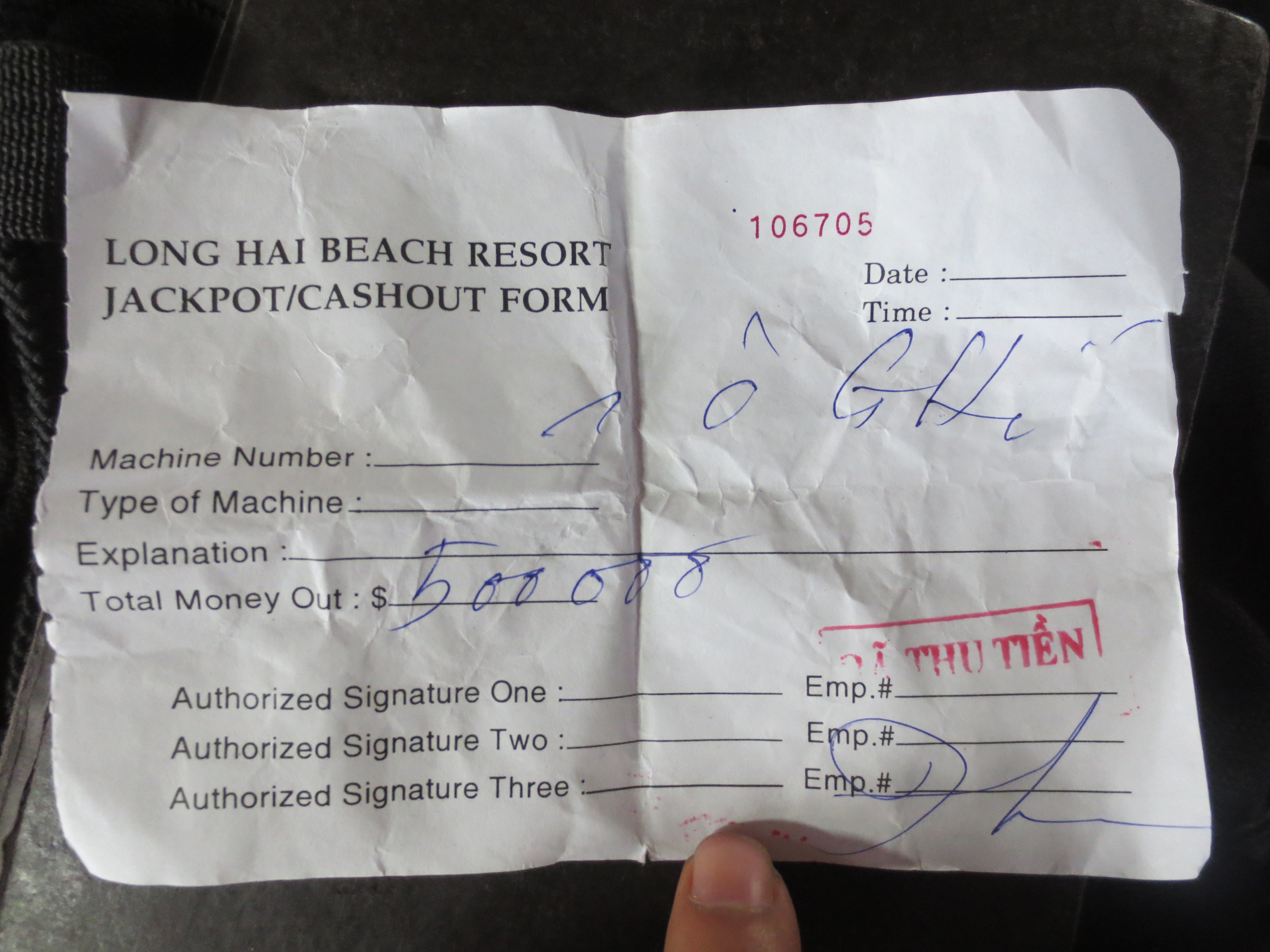 Ngoi ghe nghi mat bai bien bi 'chat dep' 1 trieu dong hinh anh