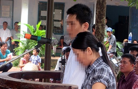 Hai bị cáo rải đinh ra đường nhằm thu lợi từ việc vá xe, thay vỏ, ruột bị xét xử về tội cố ý làm hư hỏng tài sản.