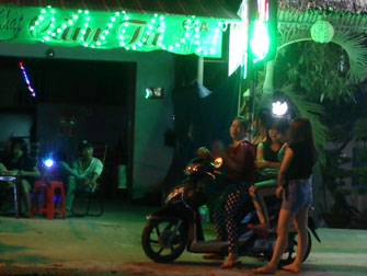 Thien duong ca phe 'den mo' o TP HCM hinh anh