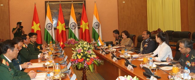 Thượng tướng Đỗ Bá Tỵ hội đàm với Đại tướng Arup Raha. Đây là cuộc gặp cấp cao lần thứ hai trong năm nay giữa quân đội hai nước.