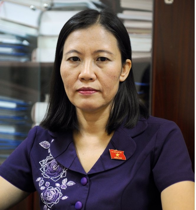 Phó chủ nhiệm Ủy ban Tư pháp Lê Thị Nga ngạc nhiên trước sự mâu thuẫn trong nhận định tình hình tham nhũng giữa Chính phủ và báo cáo của các bộ, ngành, địa phương.