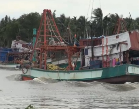 4 tau ca bi tan cong lam 2 tai cong chet va bi thuong hinh anh