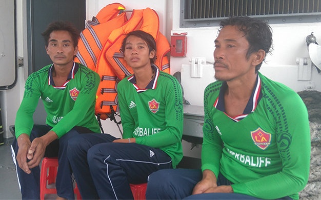 Tim duoc 5 thi the ngu dan tau ca bi no binh gas hinh anh