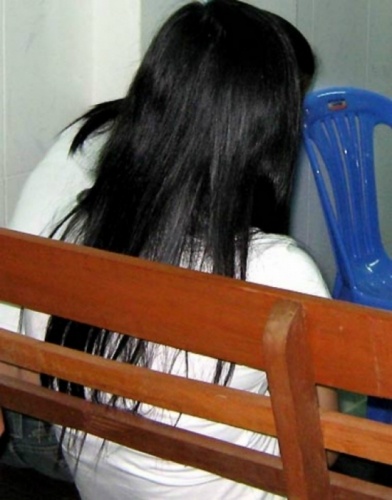 Thủy buồn bã chia sẻ về chuyện tình của mình.