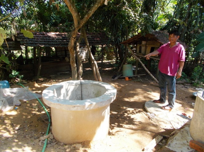 Xuong gieng don rac, 2 nguoi tu vong nghi hit phai khi doc hinh anh