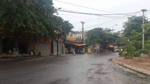 Nhieu phu nu bi tat axit tren duong hinh anh