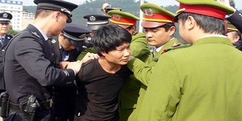 Bi kich cua yeu rau xanh xa vo, 'lam chong' be gai 12 tuoi hinh anh