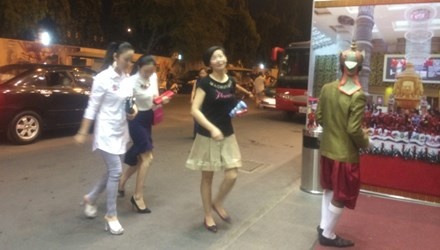 Phụ nữ rơi vào cờ bạc bên kia biên giới ngày càng nhiều lên.