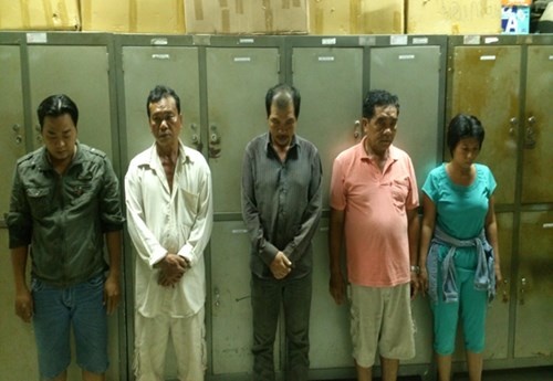 Pha song bac 'quy ba' di chuyen qua nhieu dia ban o TP HCM hinh anh