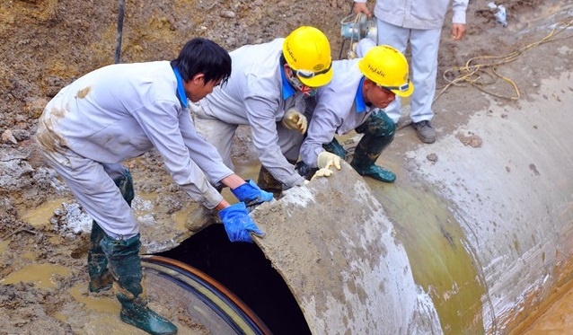 Duong ong nuoc sach Song Da lai vo hinh anh