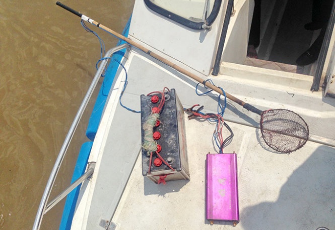 Truy quet bat nhieu ghe chich ca tren song Sai Gon hinh anh