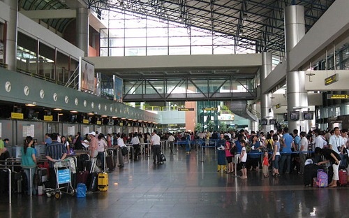 Tim ra thu pham vu mat... quan tai san bay Noi Bai hinh anh
