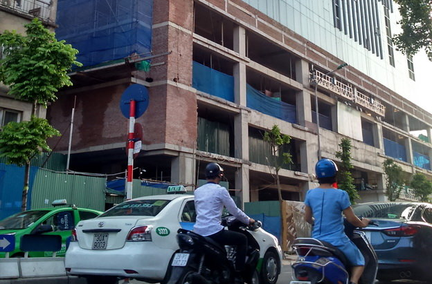 Bo Quoc phong chi cho y kien chieu cao toa nha 8B Le Truc hinh anh