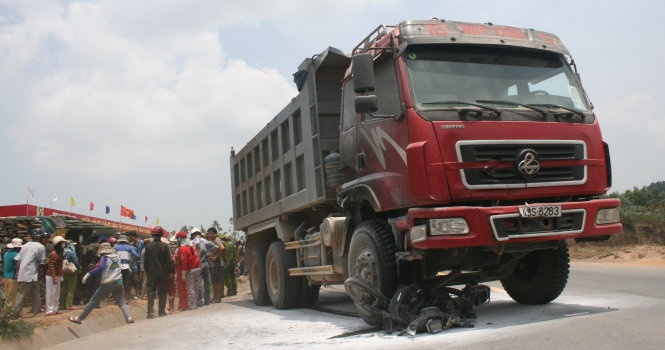 De xuat dung nhap khau  xe ben Trung Quoc hinh anh