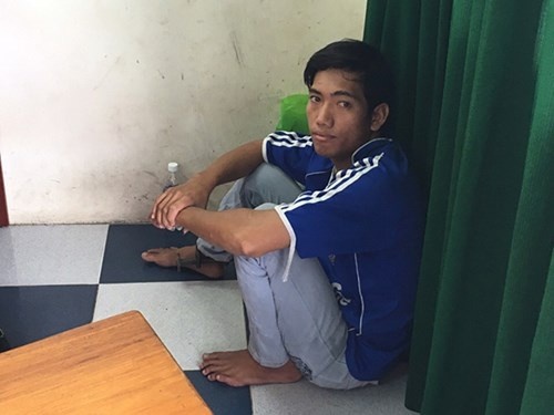 Dam chet nguoi giua pho trong luc di danh ghen hinh anh