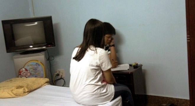 Co gai lap muu bat ke doi quan he tinh duc mot tuan hinh anh